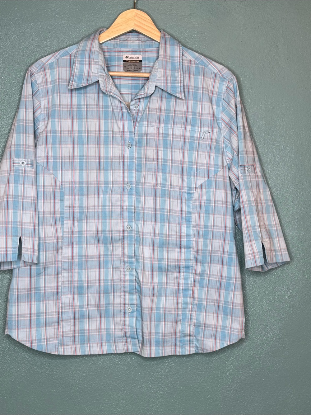 Columbia Light Blue and White Plaid Button-Down sport Shirt Omni dry women’s Lg